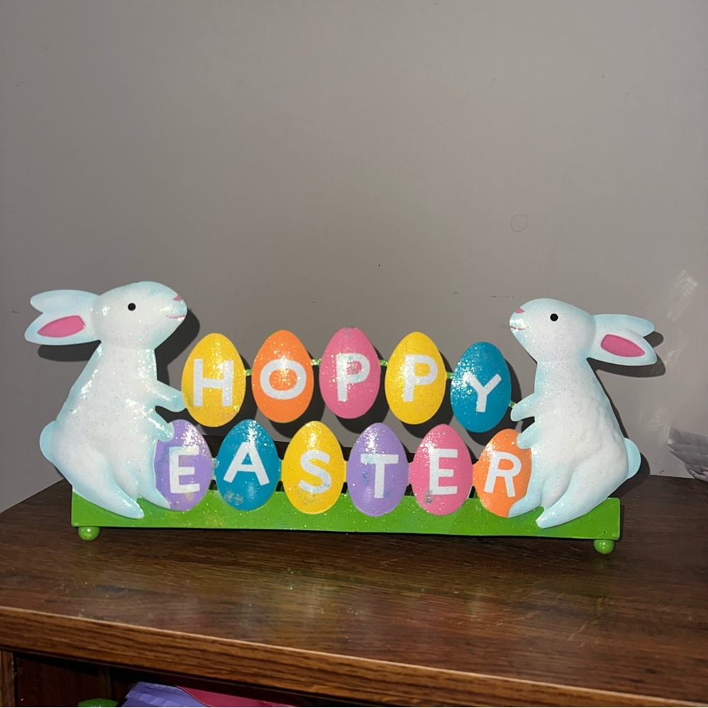 Beautiful Bunny Rabbit House tea light Candle holder Easter Bunny Easter Egg NWT